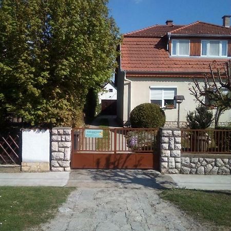 Agnes Apartmanok Harkany Exterior photo